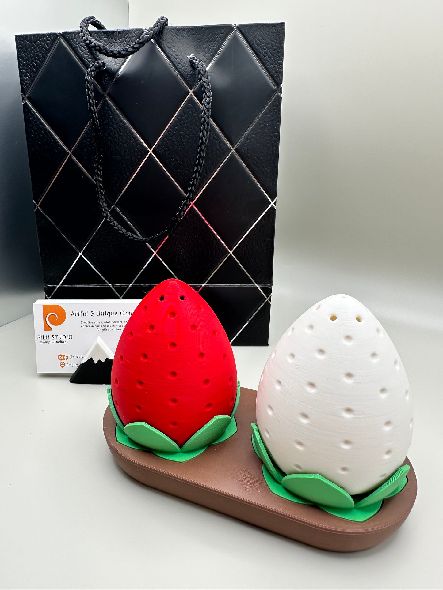 Saltberries – 3D Printed Strawberry Salt & Pepper Shaker Set