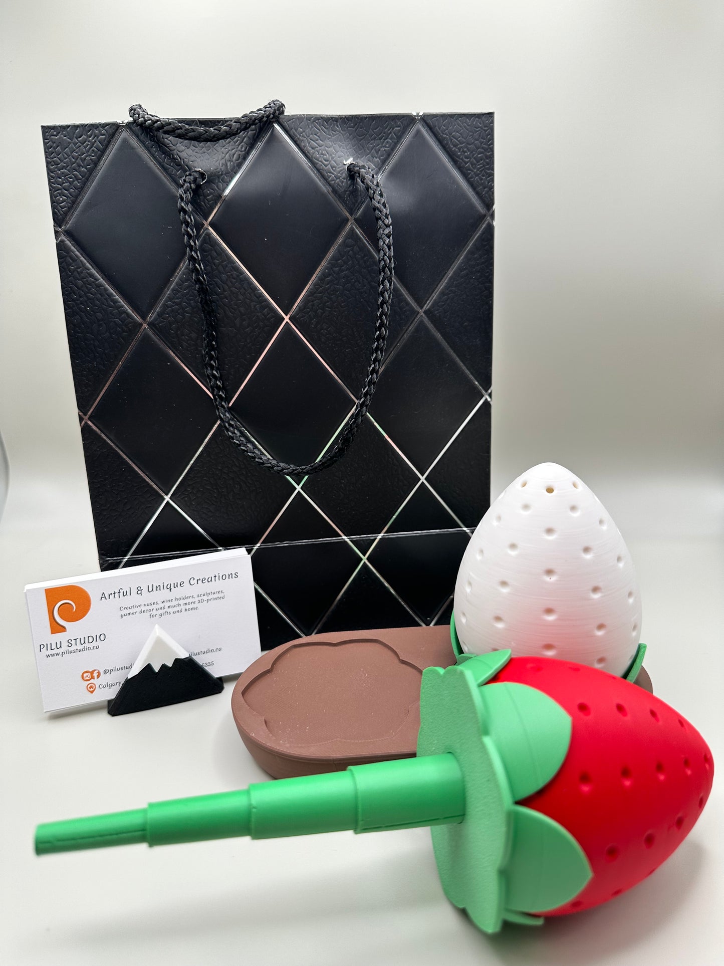 Saltberries – 3D Printed Strawberry Salt & Pepper Shaker Set