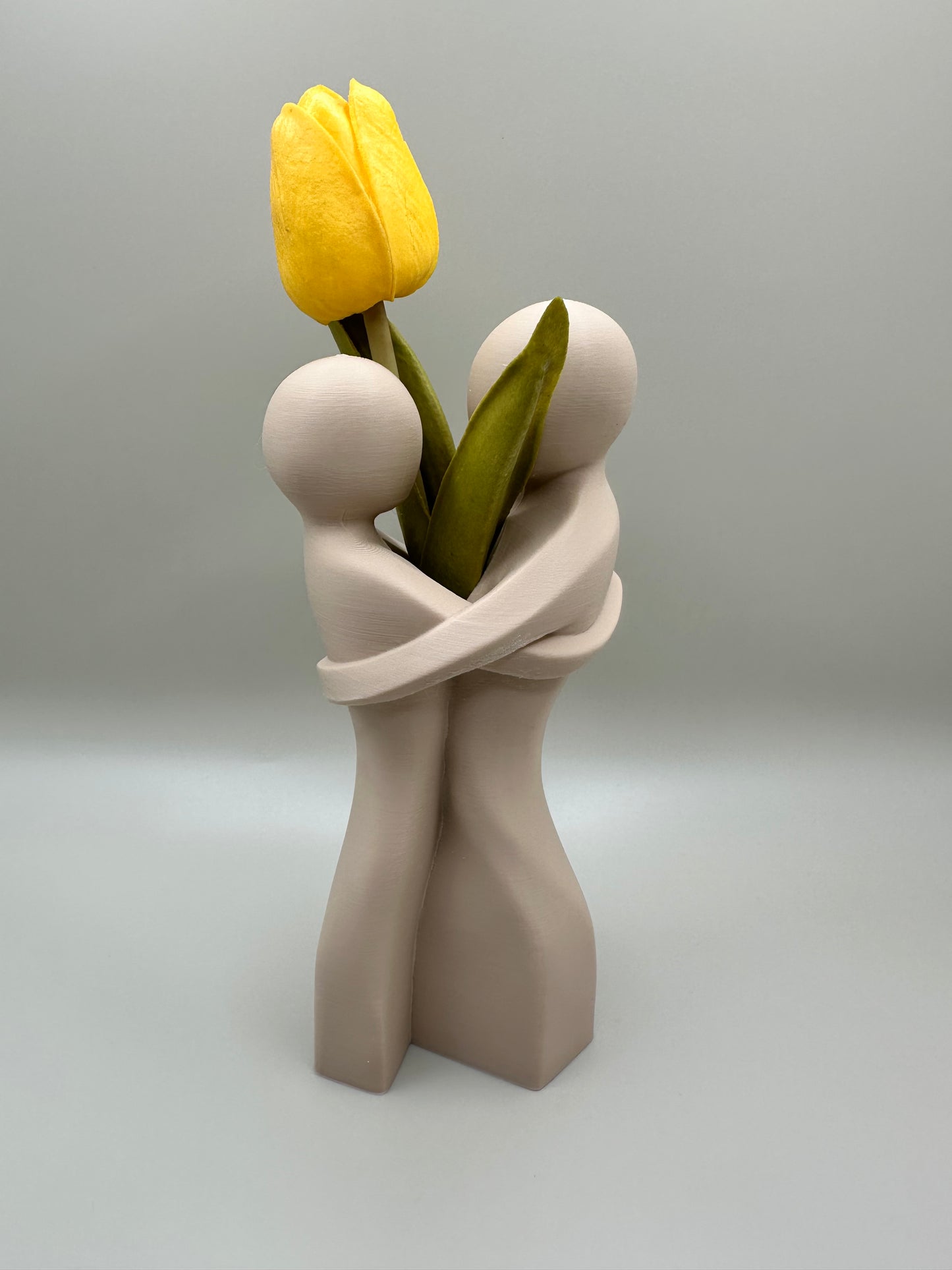 Embrace Mini Vase – 3D Printed Sculpture for a Single Flower