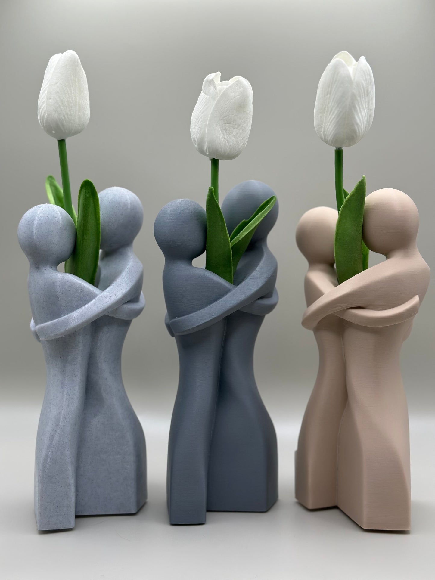 Embrace Mini Vase – 3D Printed Sculpture for a Single Flower