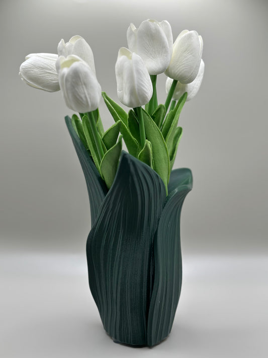 Whispering Leaves Vase – 3D Printed Sculptural Vase with Leaf Flow Design