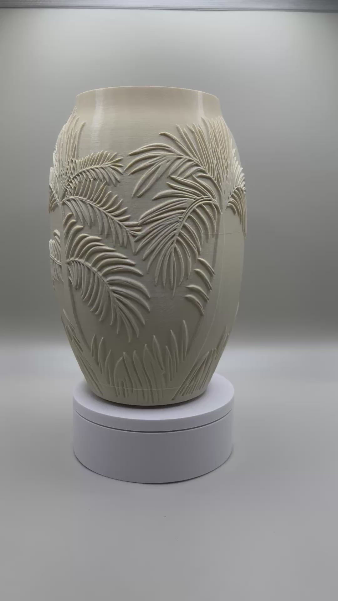 Minimalist palm tree vase for fresh or dried flowers