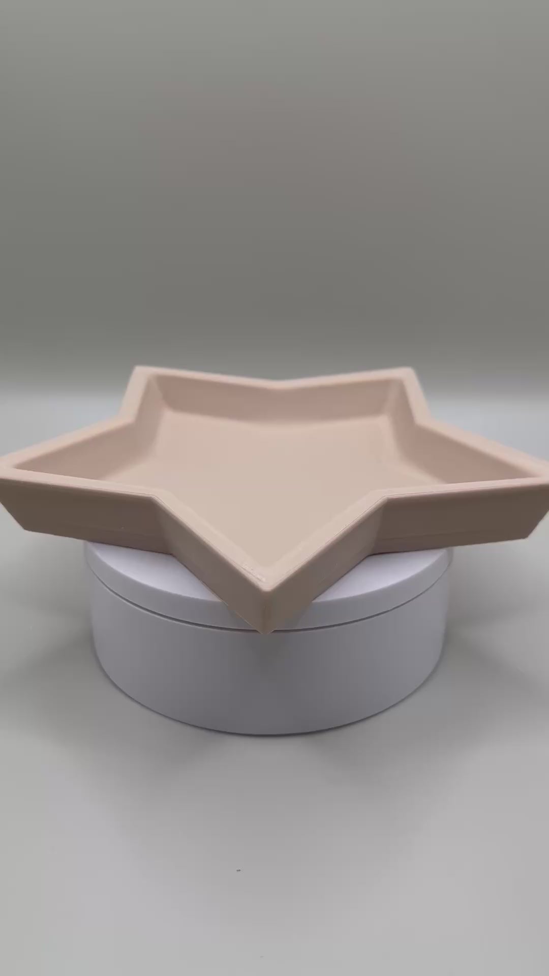 Beige star-shaped organizer tray in western-inspired minimalist style